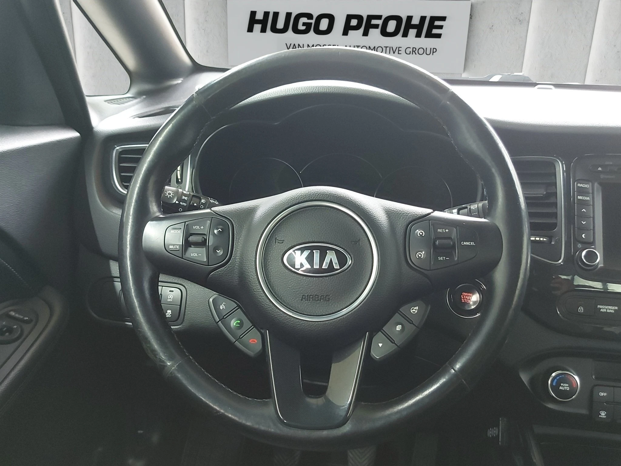 Kia-Carens-image-12