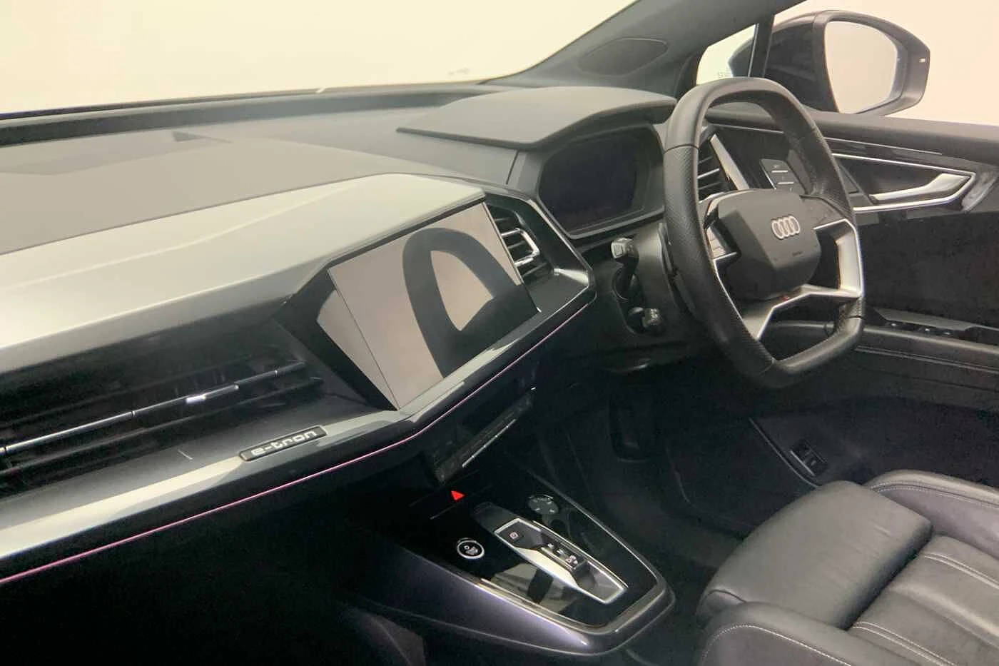 Audi-Q4 e-tron-image-11