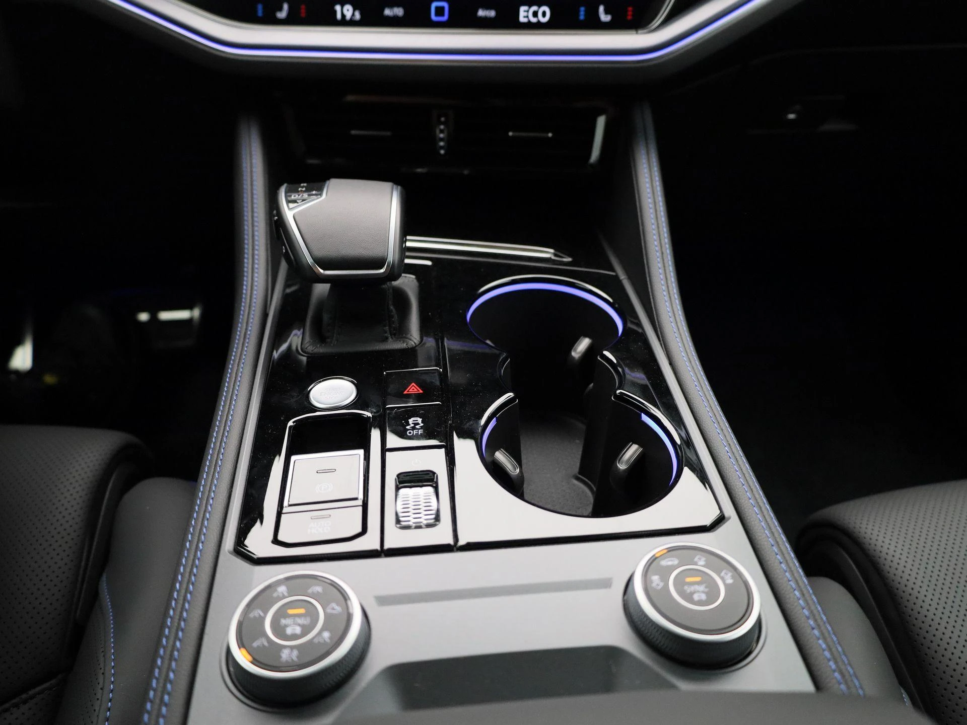 Volkswagen-Touareg-image-9