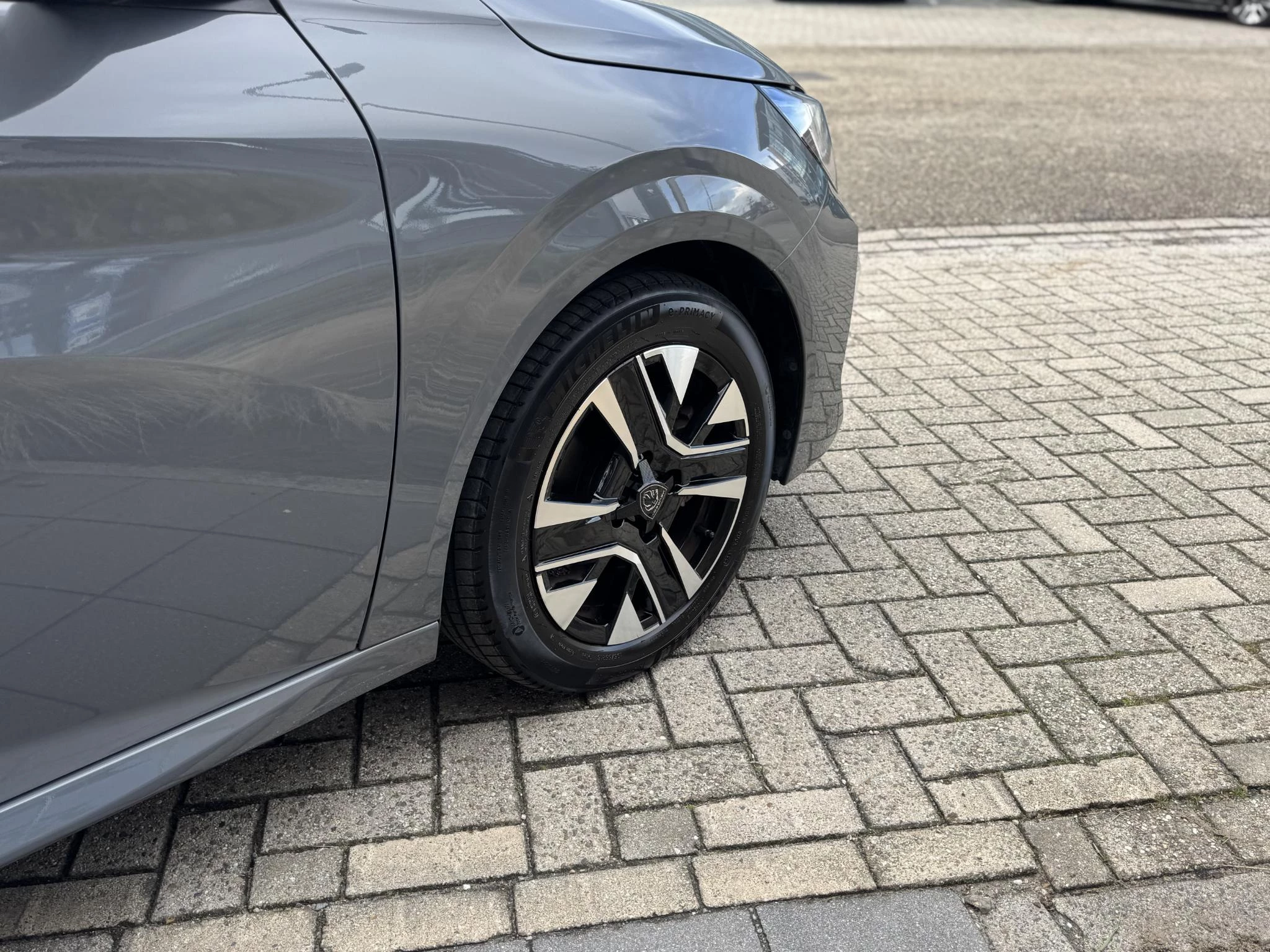 Peugeot-208-image-12