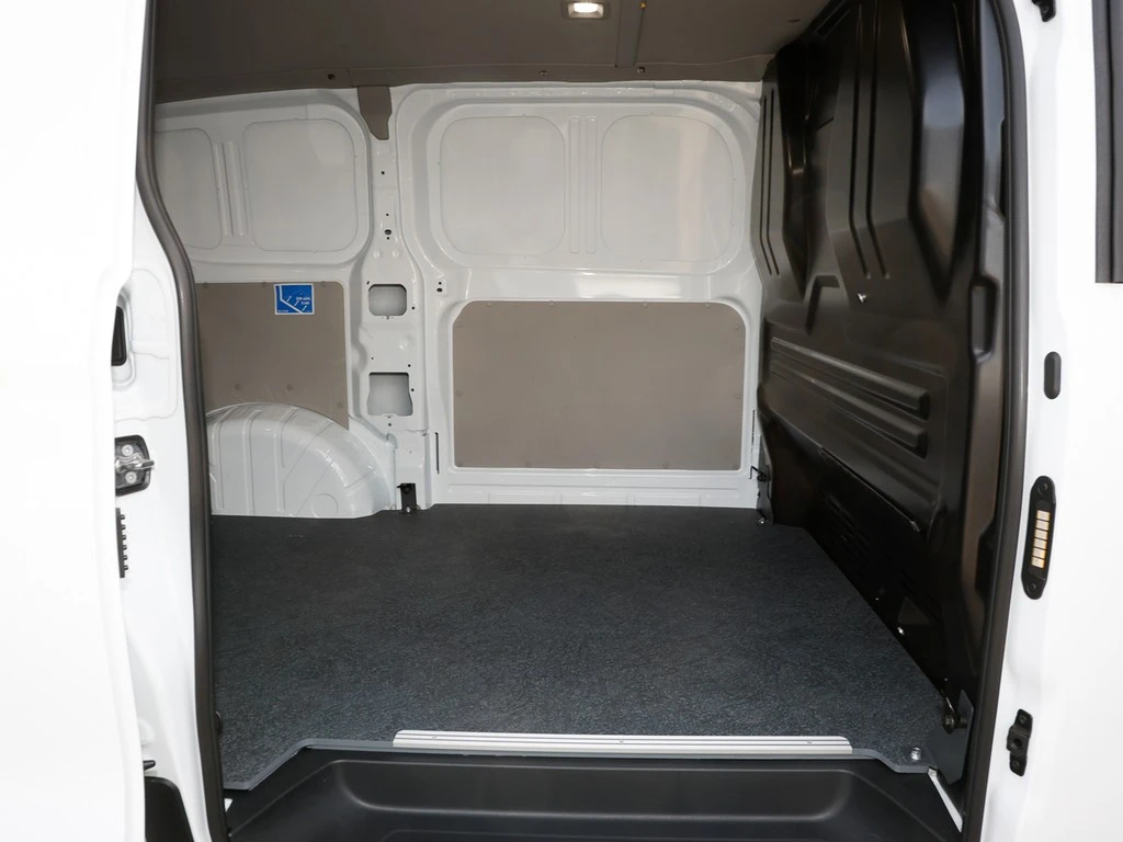 Volkswagen-Transporter-image-15