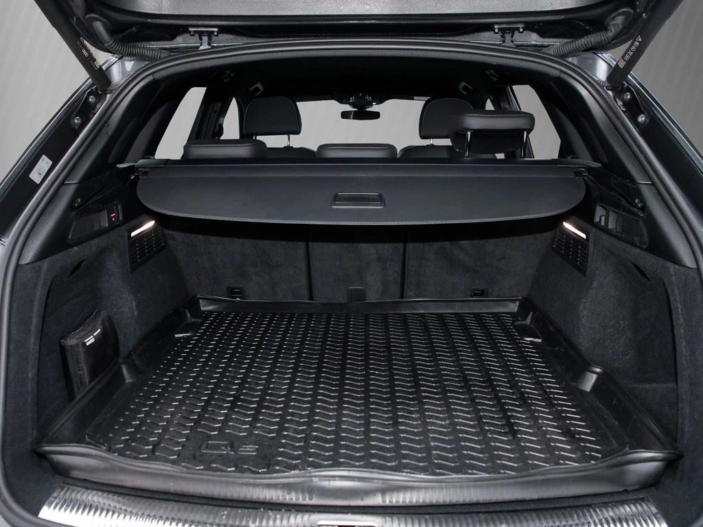 Audi Q5 55 TFSIe S line Matrix AHK B&O Business