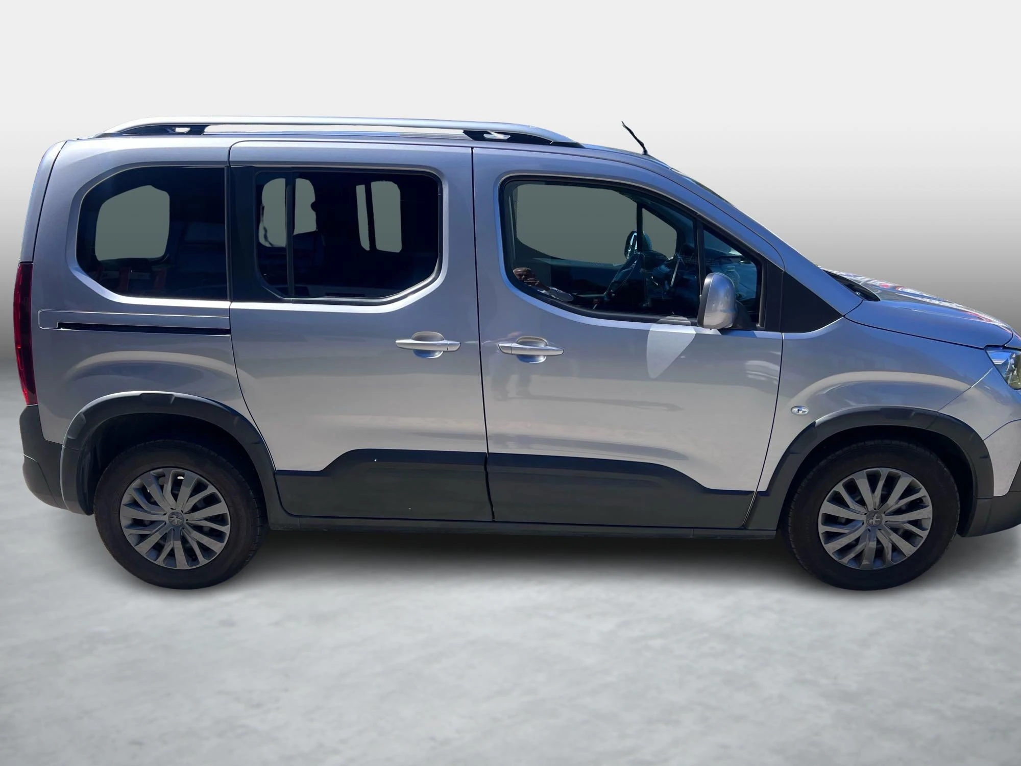 Peugeot-Rifter-image-6