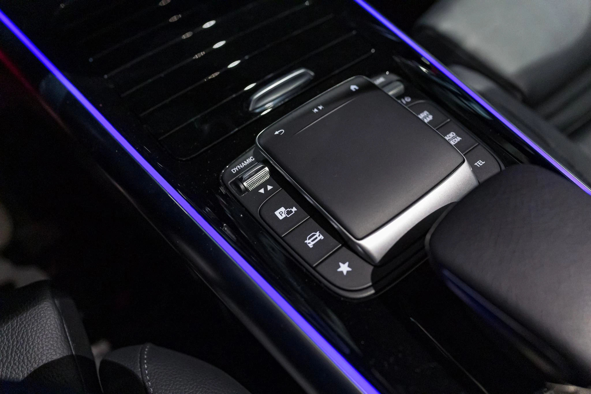 Mercedes-Benz-EQA-image-33