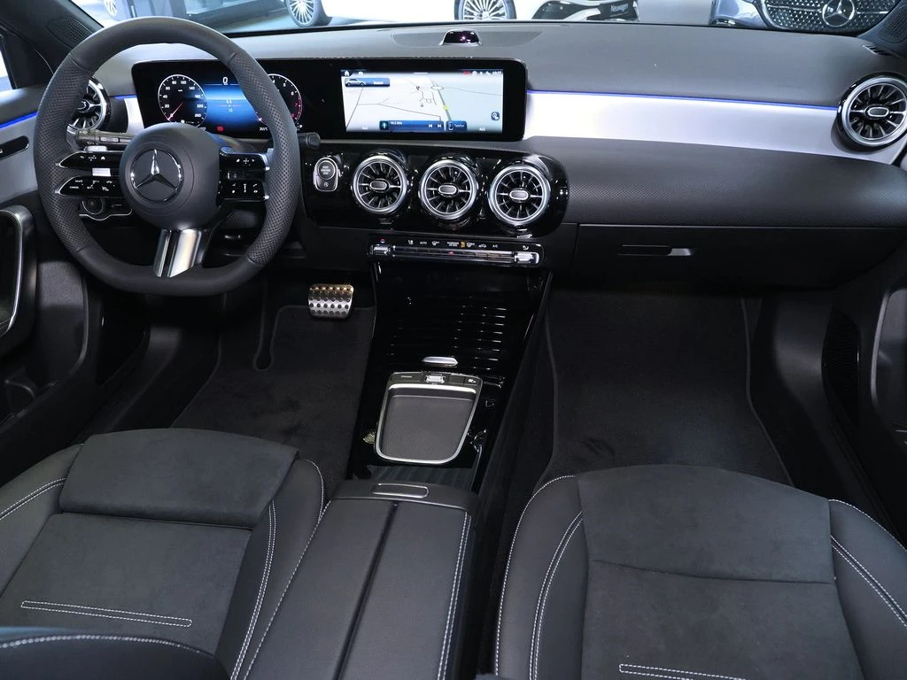 Mercedes-Benz-A-Klasse 180-image-10