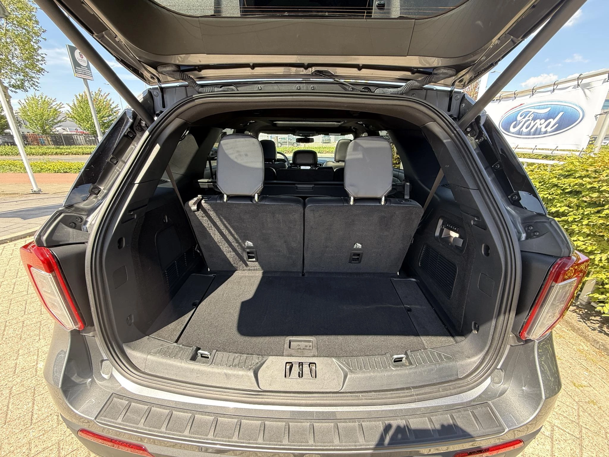 Ford-Explorer-image-17