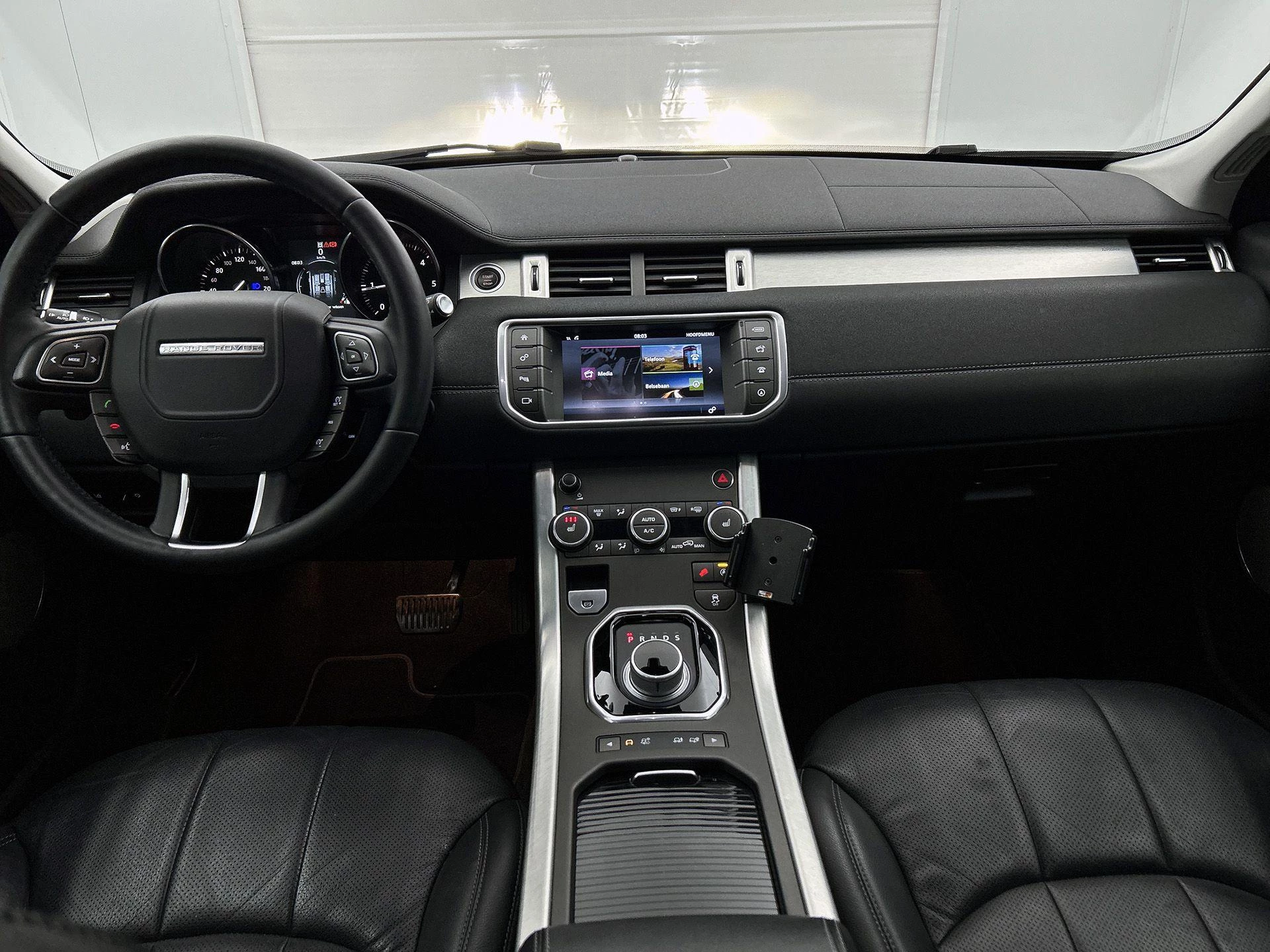 Land Rover-Range Rover Evoque-image-24