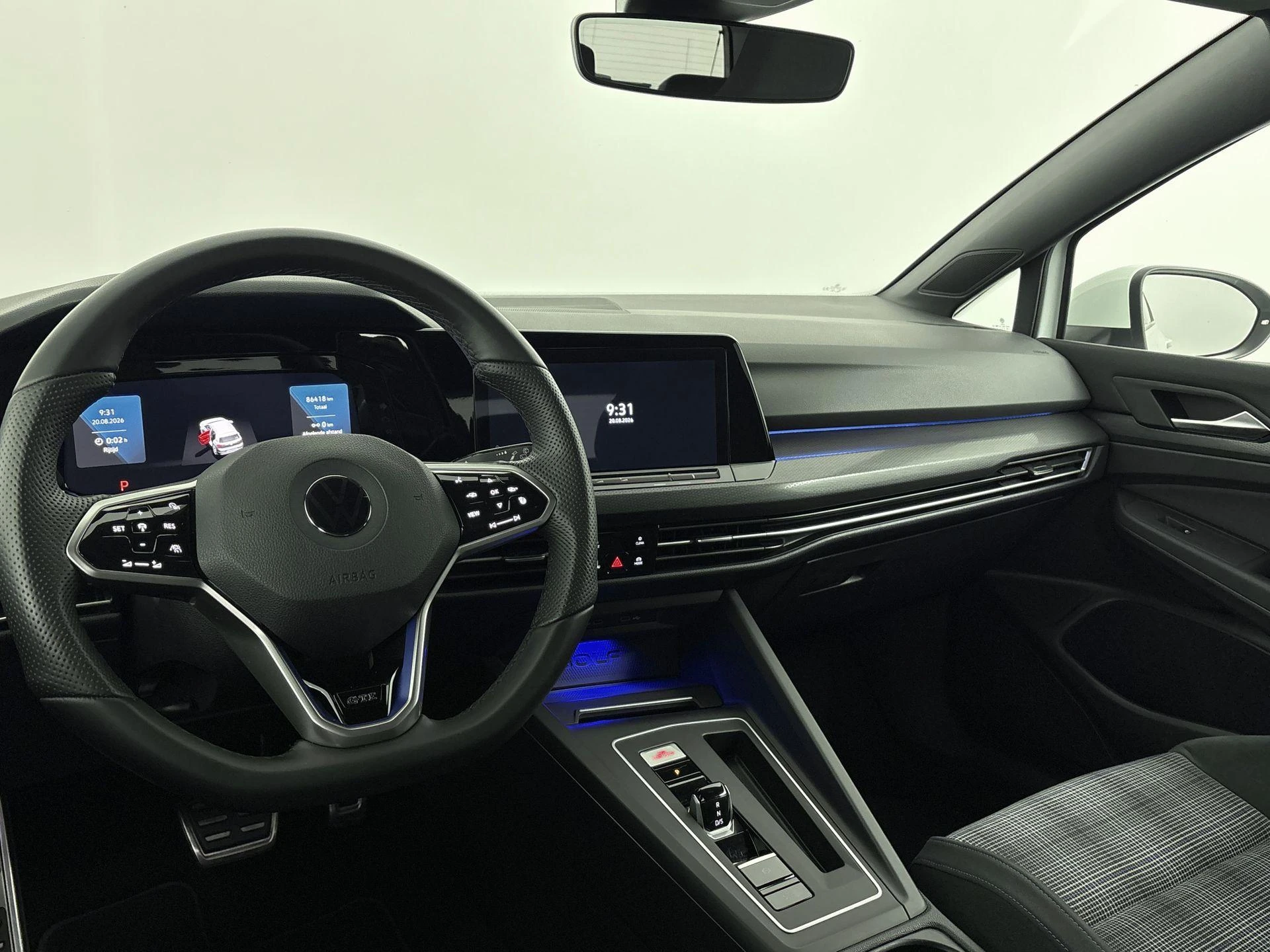 Volkswagen-Golf-image-18
