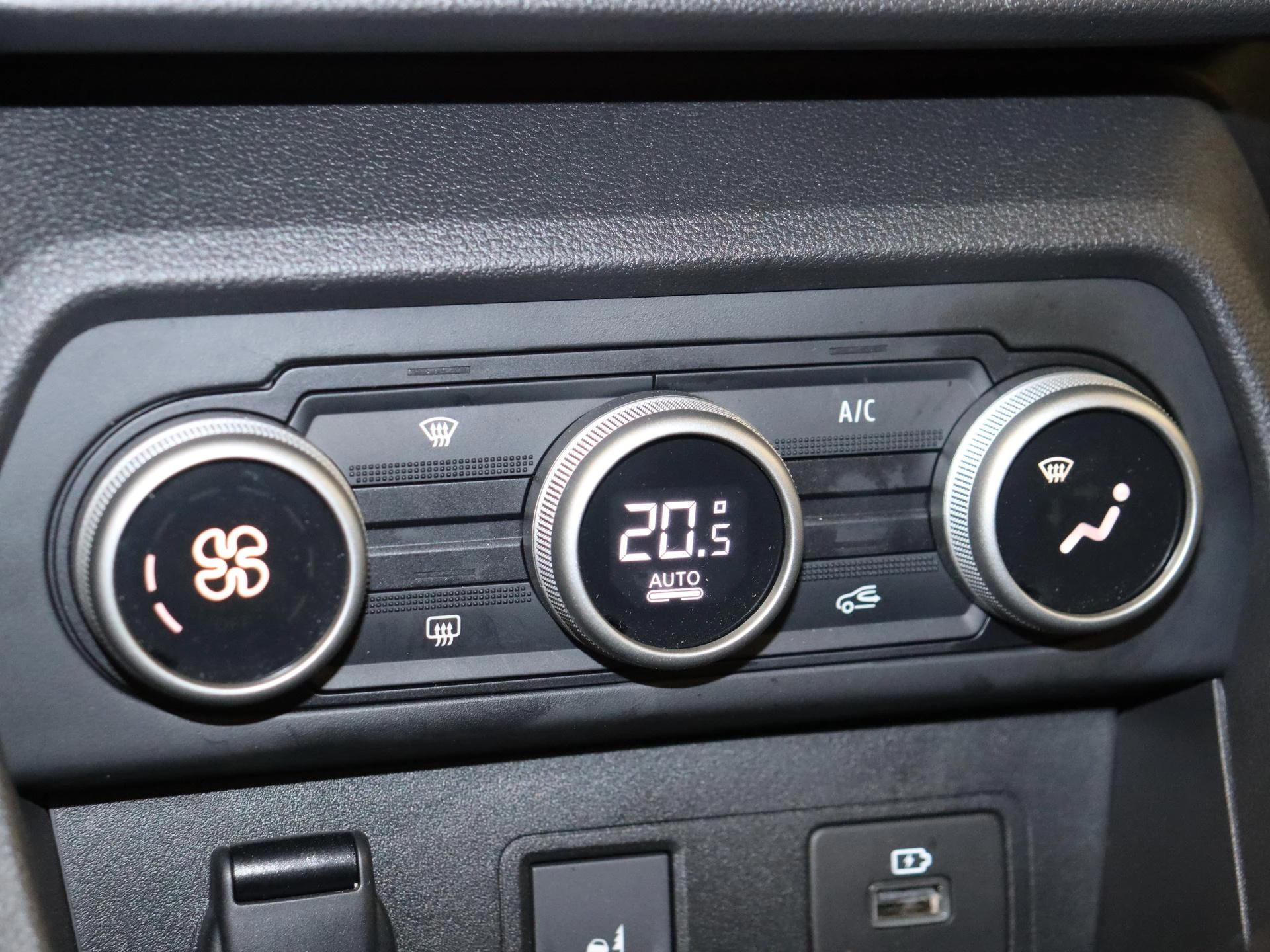 Dacia-Sandero Stepway-image-18