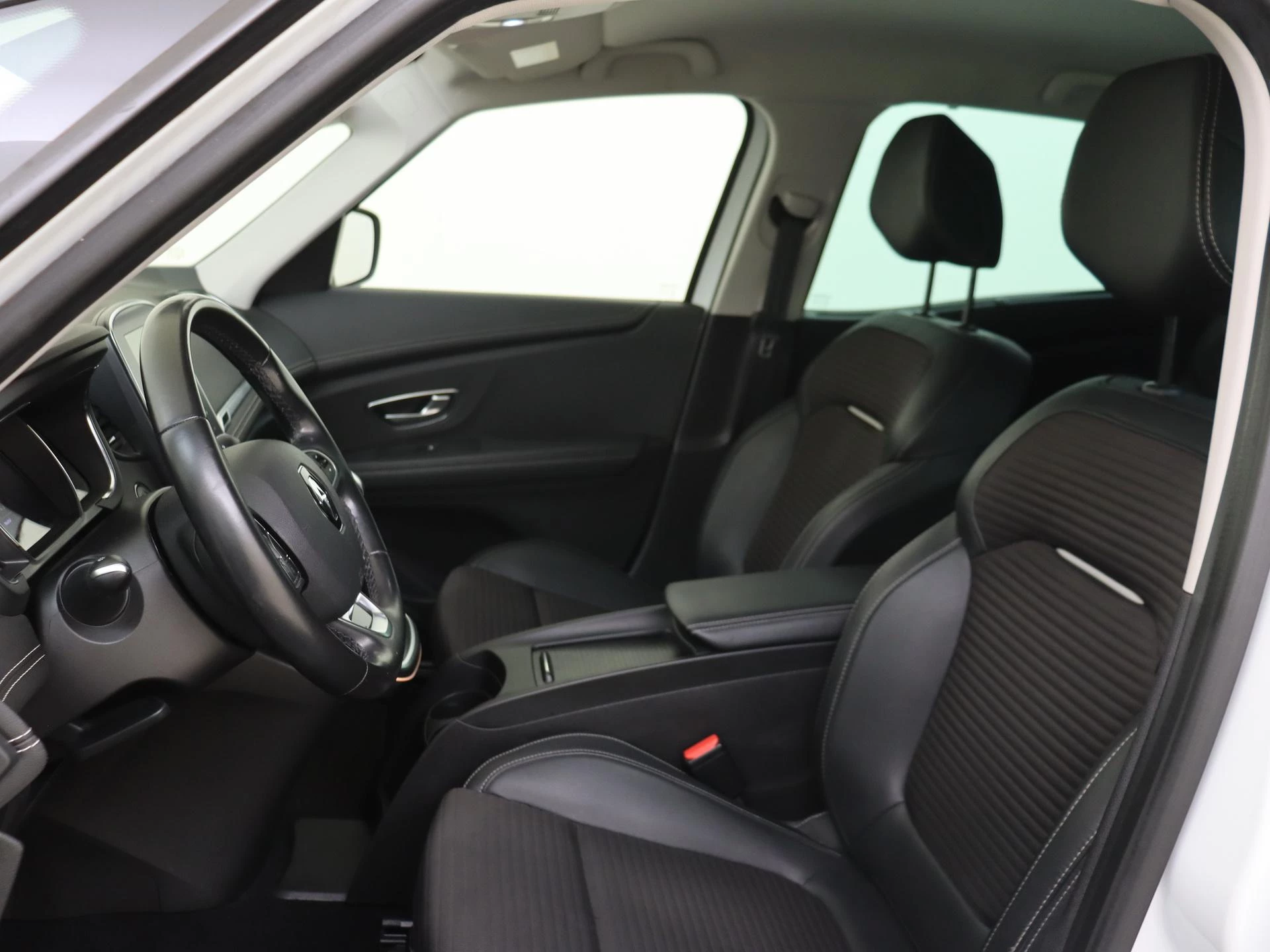 Renault-Scénic-image-14