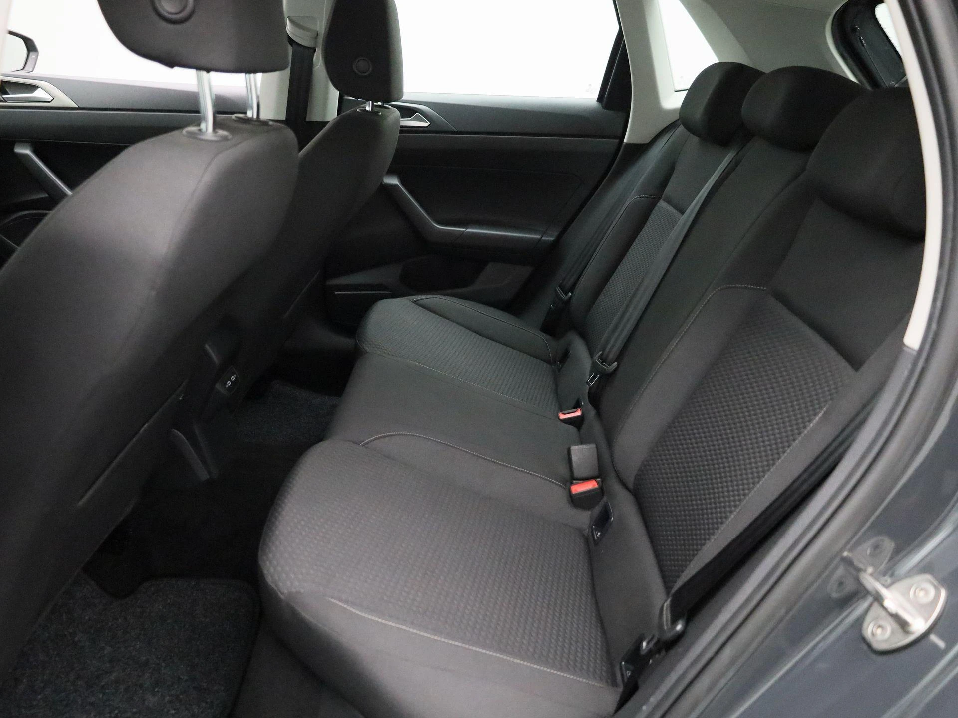 Volkswagen-Polo-image-11