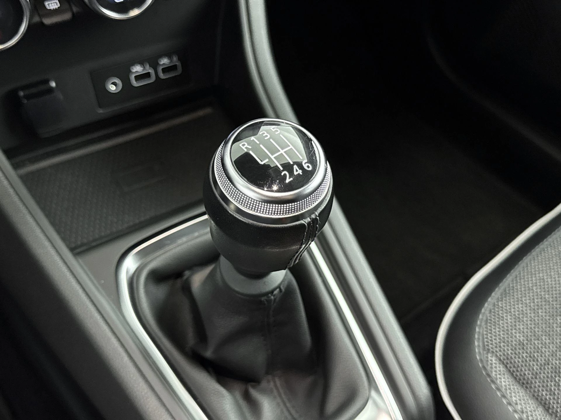 Renault-Captur-image-12