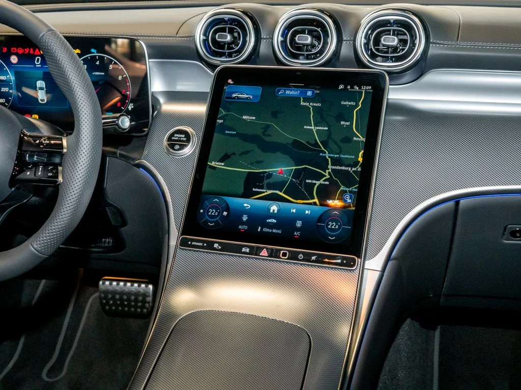 Mercedes-Benz-GLC 200-image-9