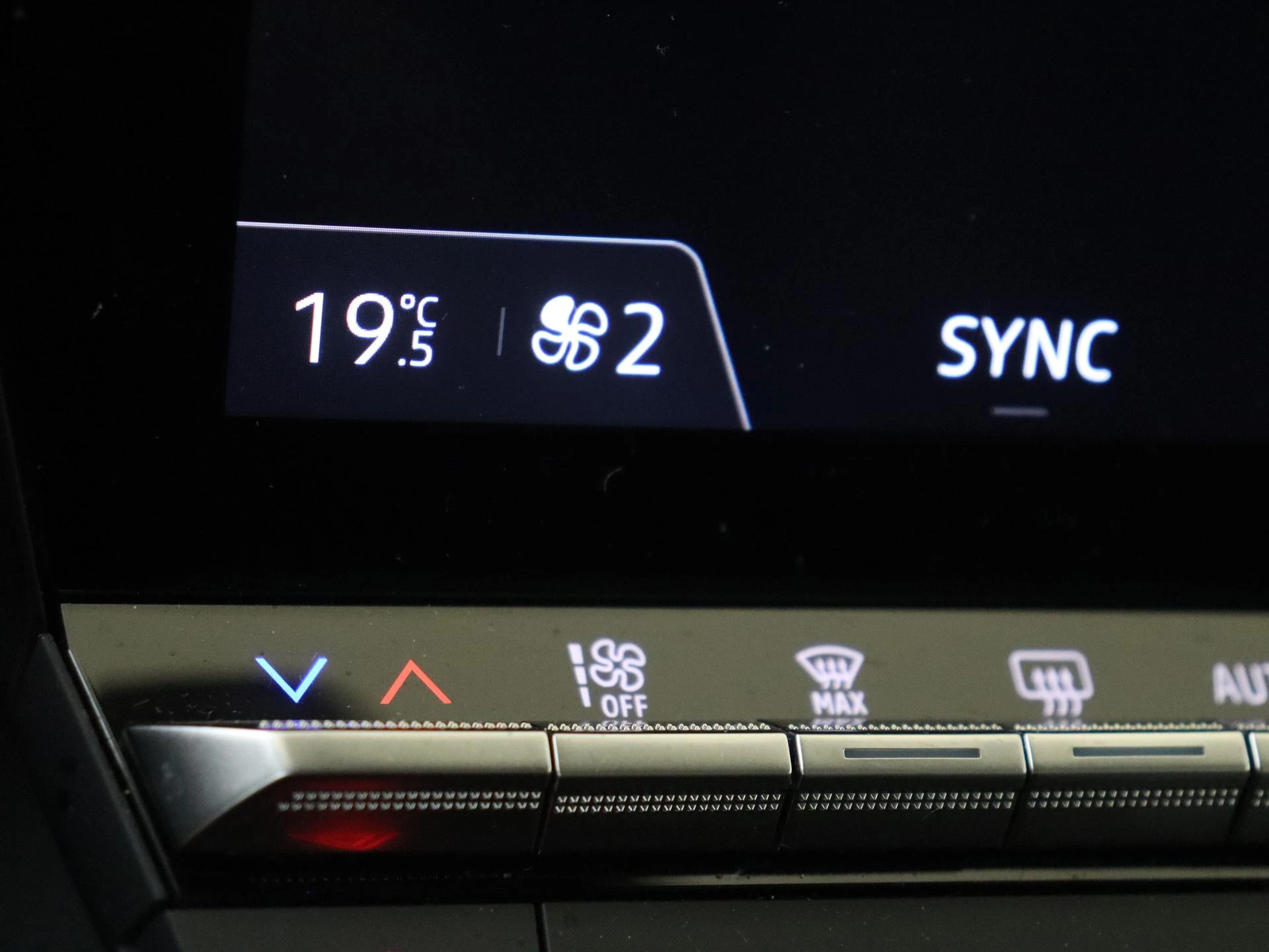 Renault-Megane E-Tech-image-18
