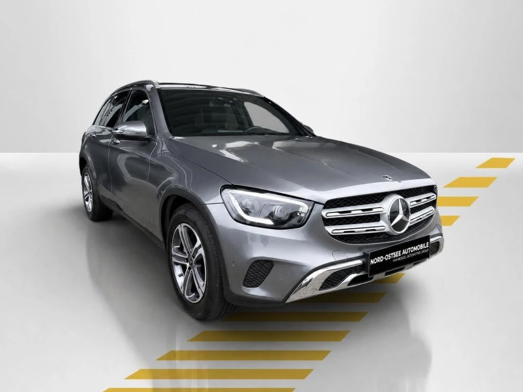 Mercedes-Benz-GLC 220 d-image-16