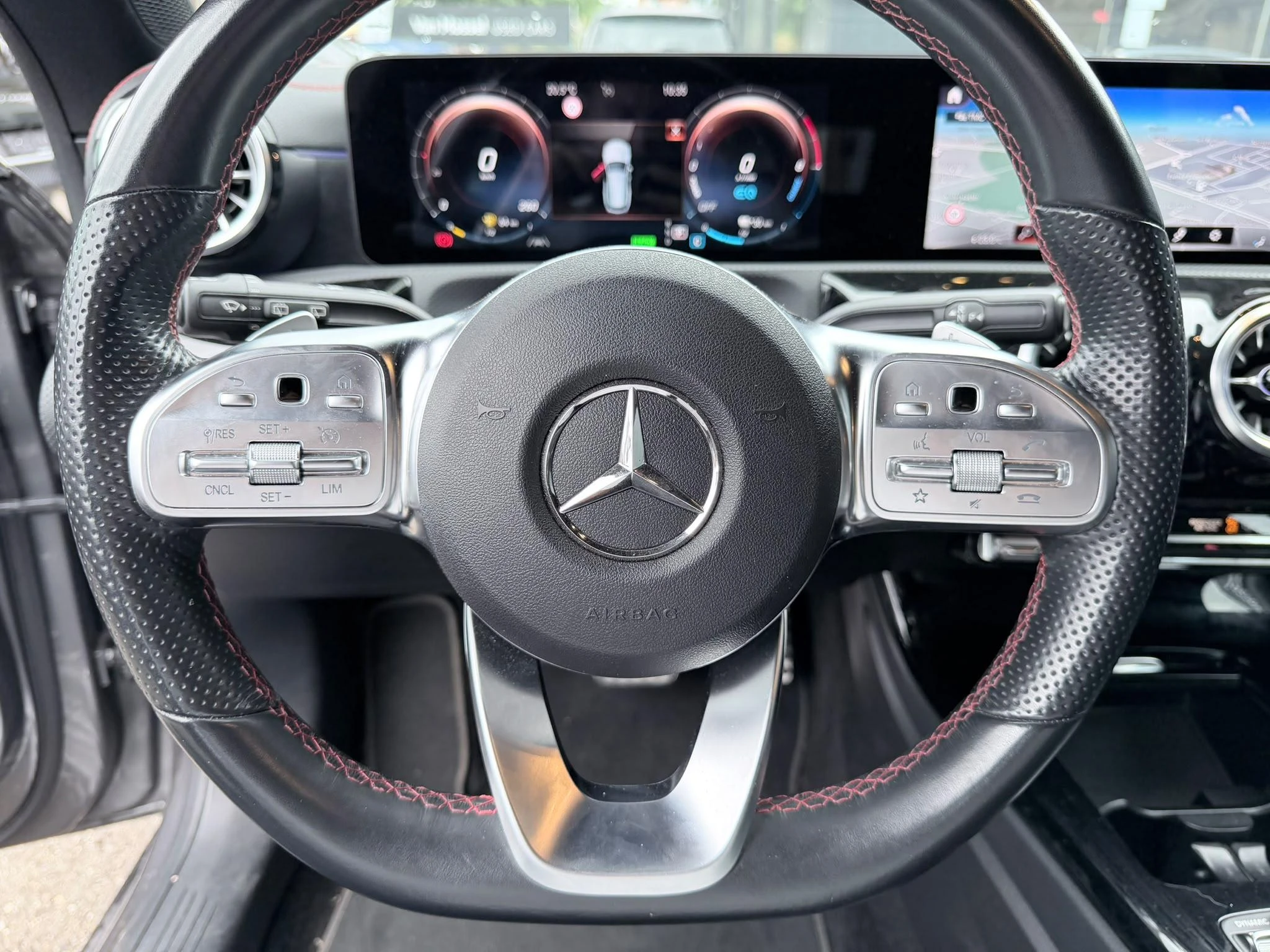 Mercedes-Benz-CLA-image-8