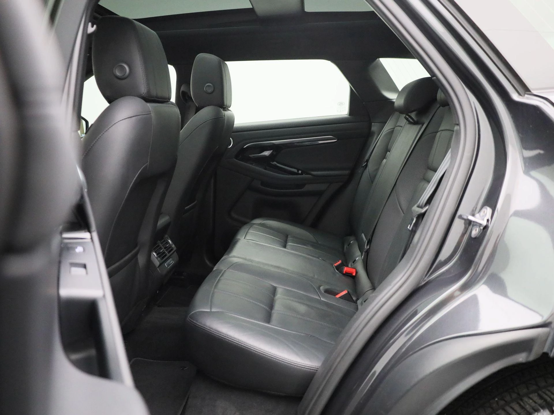 Land Rover-Range Rover Evoque-image-12