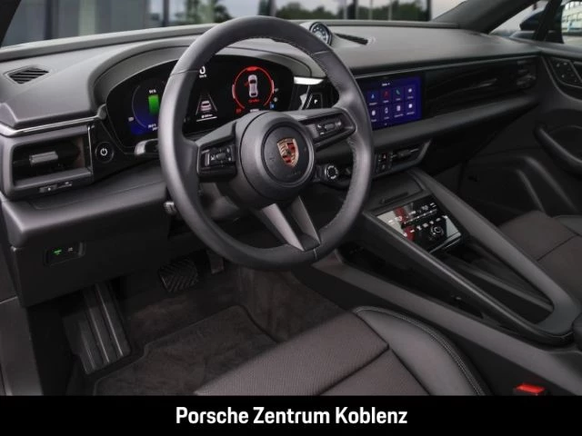 Porsche Macan 4 -