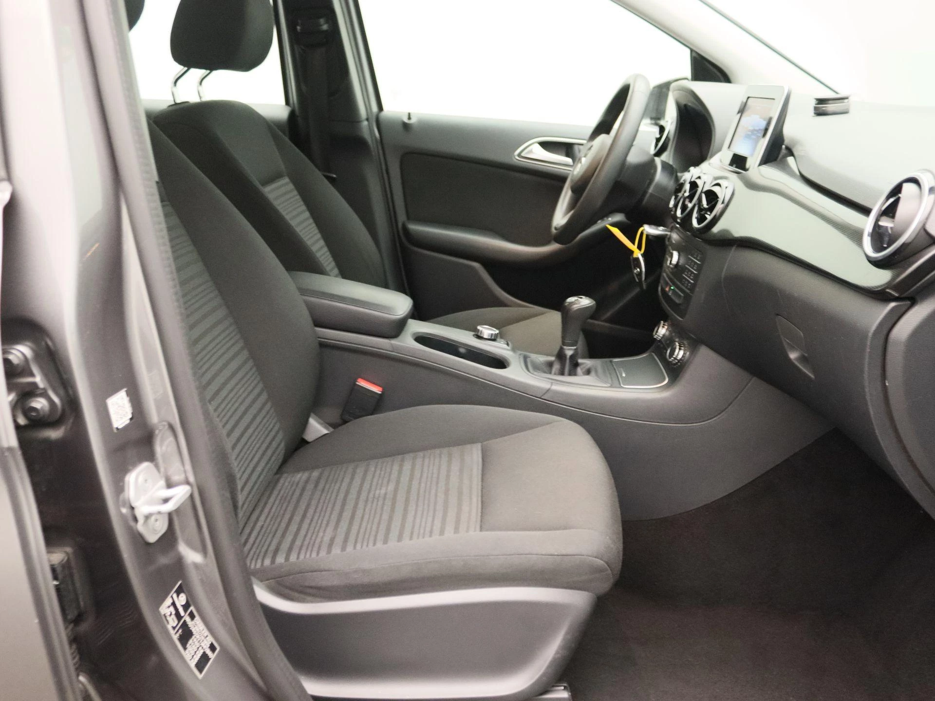 Mercedes-Benz-B-Klasse-image-23