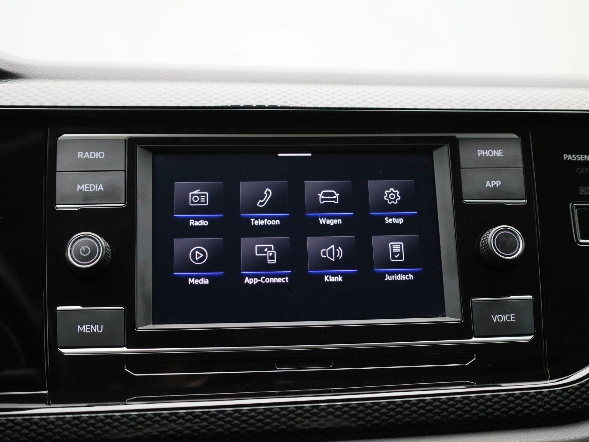 Volkswagen-Polo-image-20