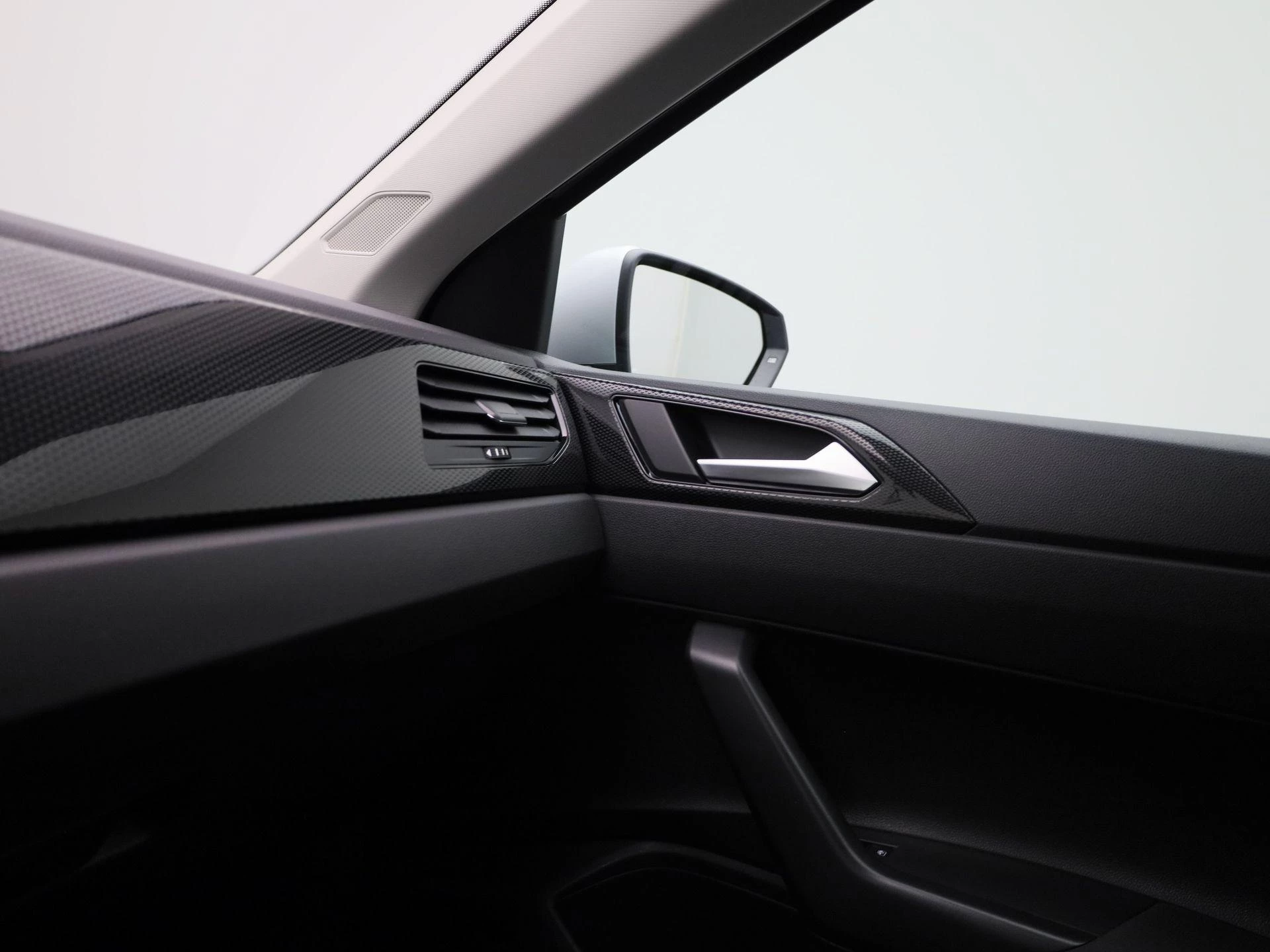 Volkswagen-Polo-image-22