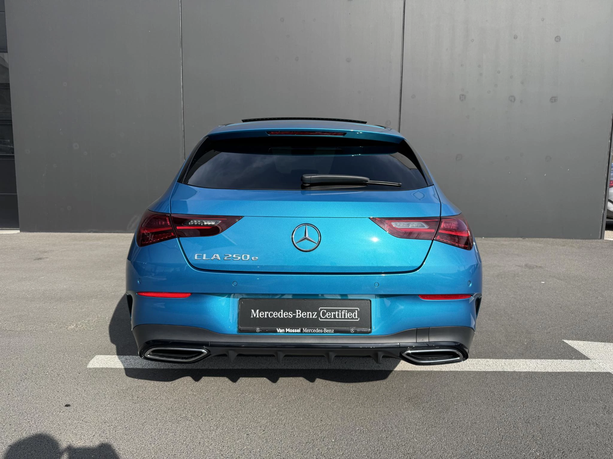 Mercedes-Benz-CLA-image-4