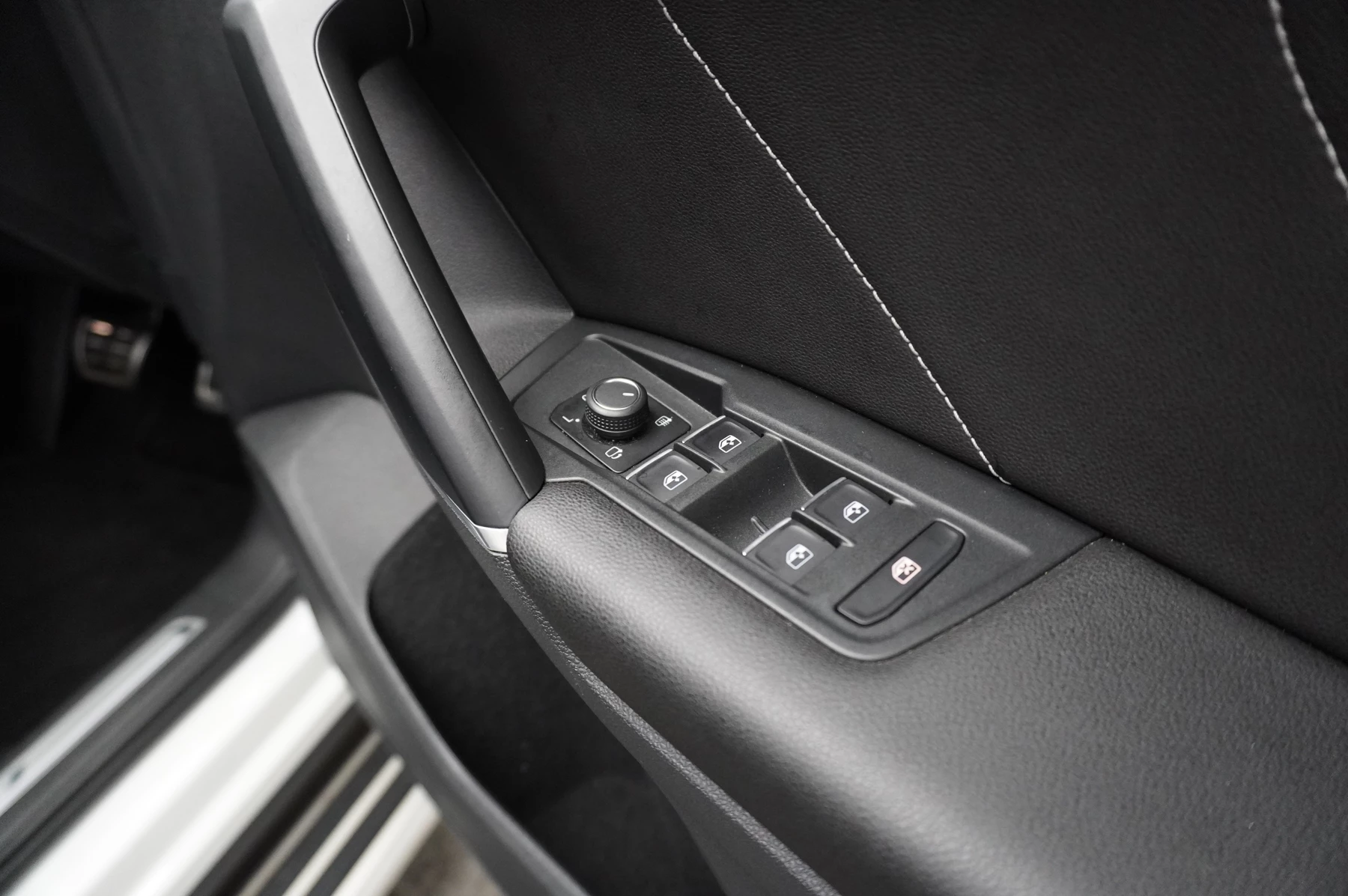 Volkswagen-Tiguan-image-37