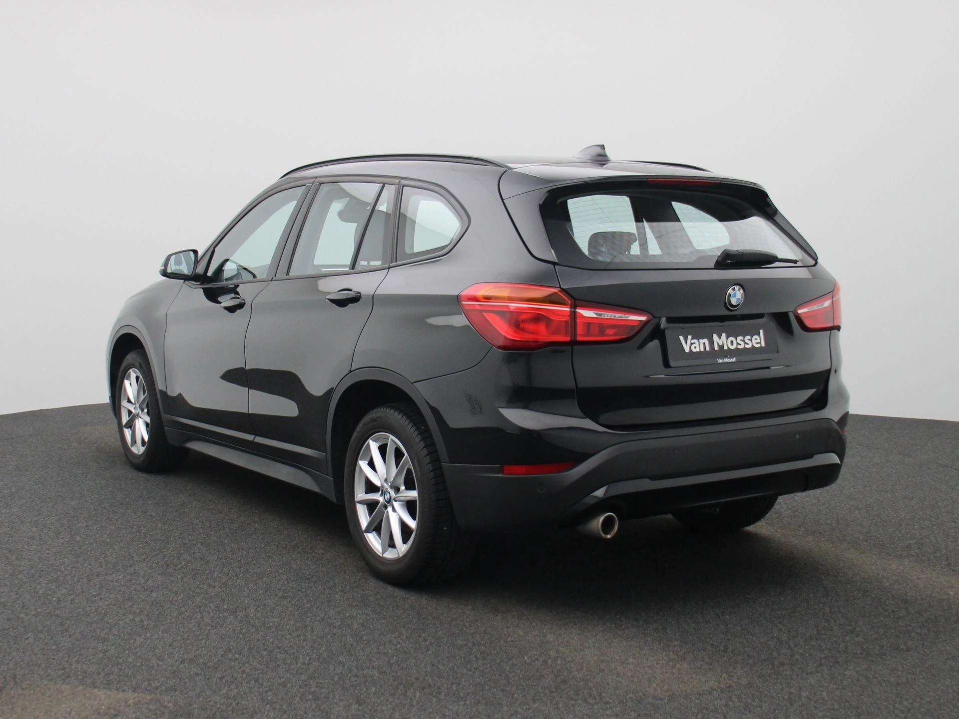 BMW X1 sDrive18iA (100 kW)