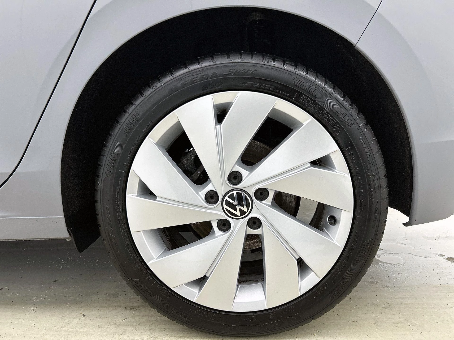 Volkswagen-Golf-image-42