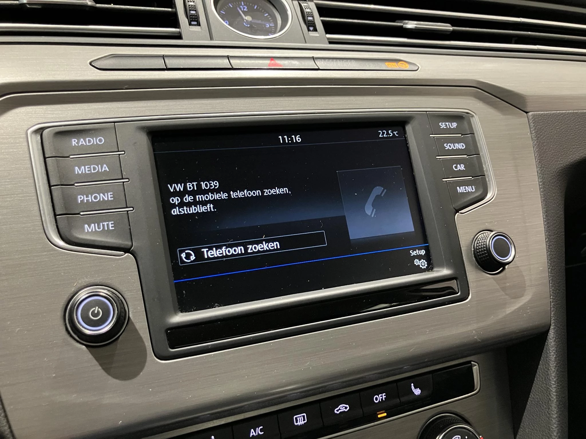 Volkswagen-Passat-image-19