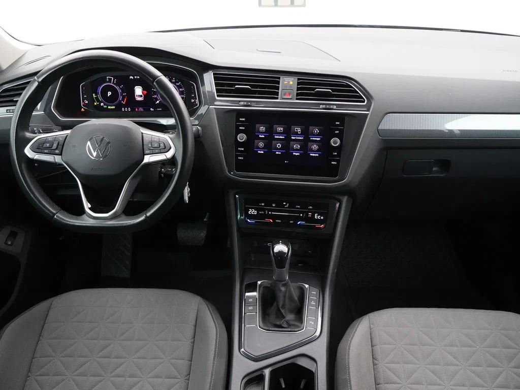 Volkswagen-Tiguan-image-10