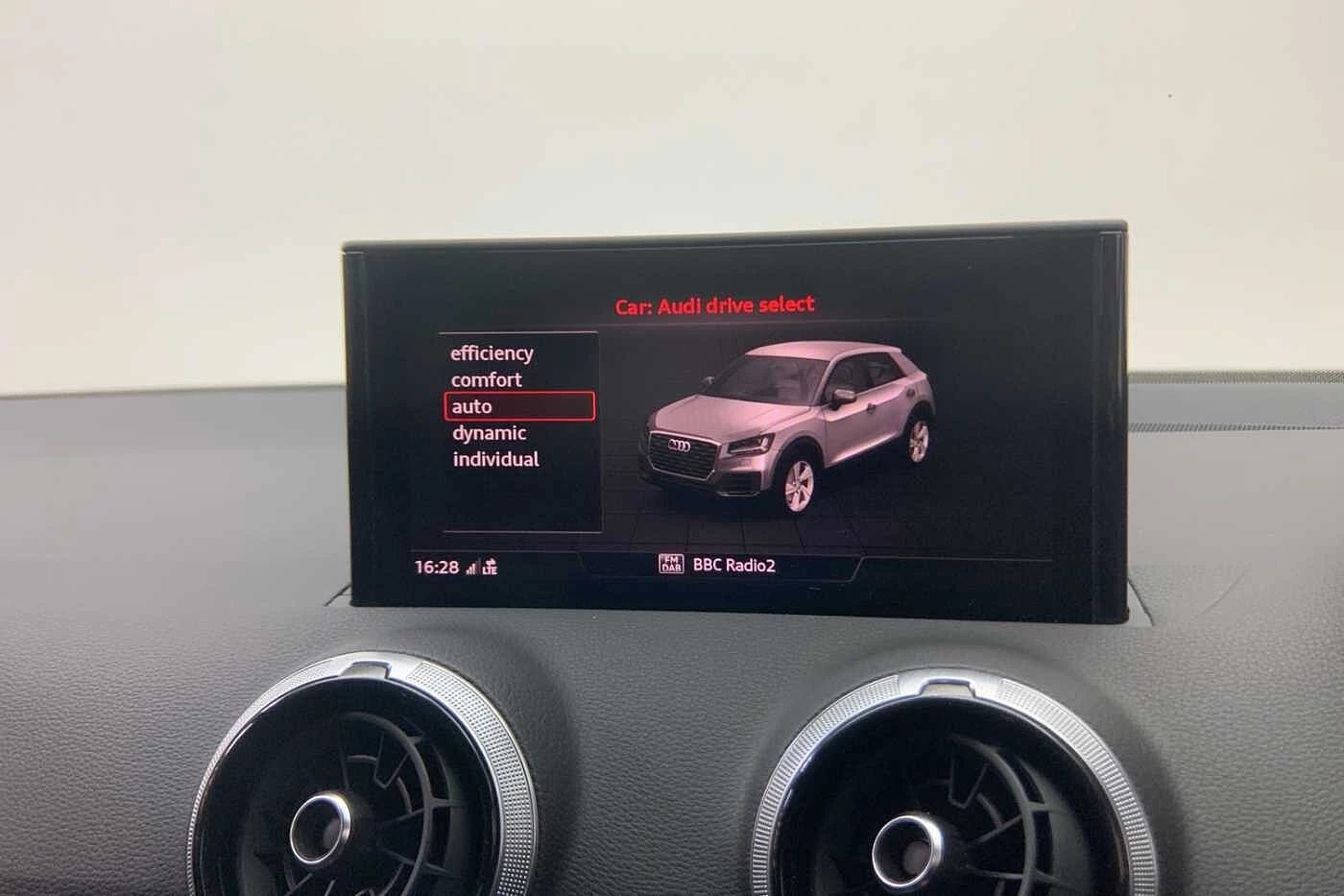 Audi-Q2-image-18