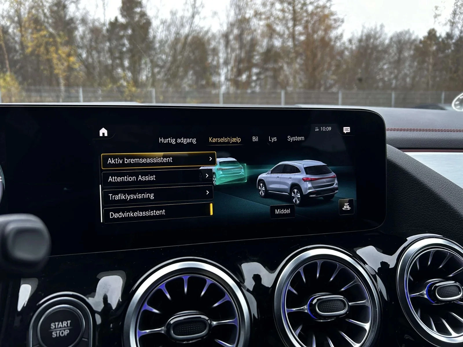 Mercedes-Benz-EQA-image-19