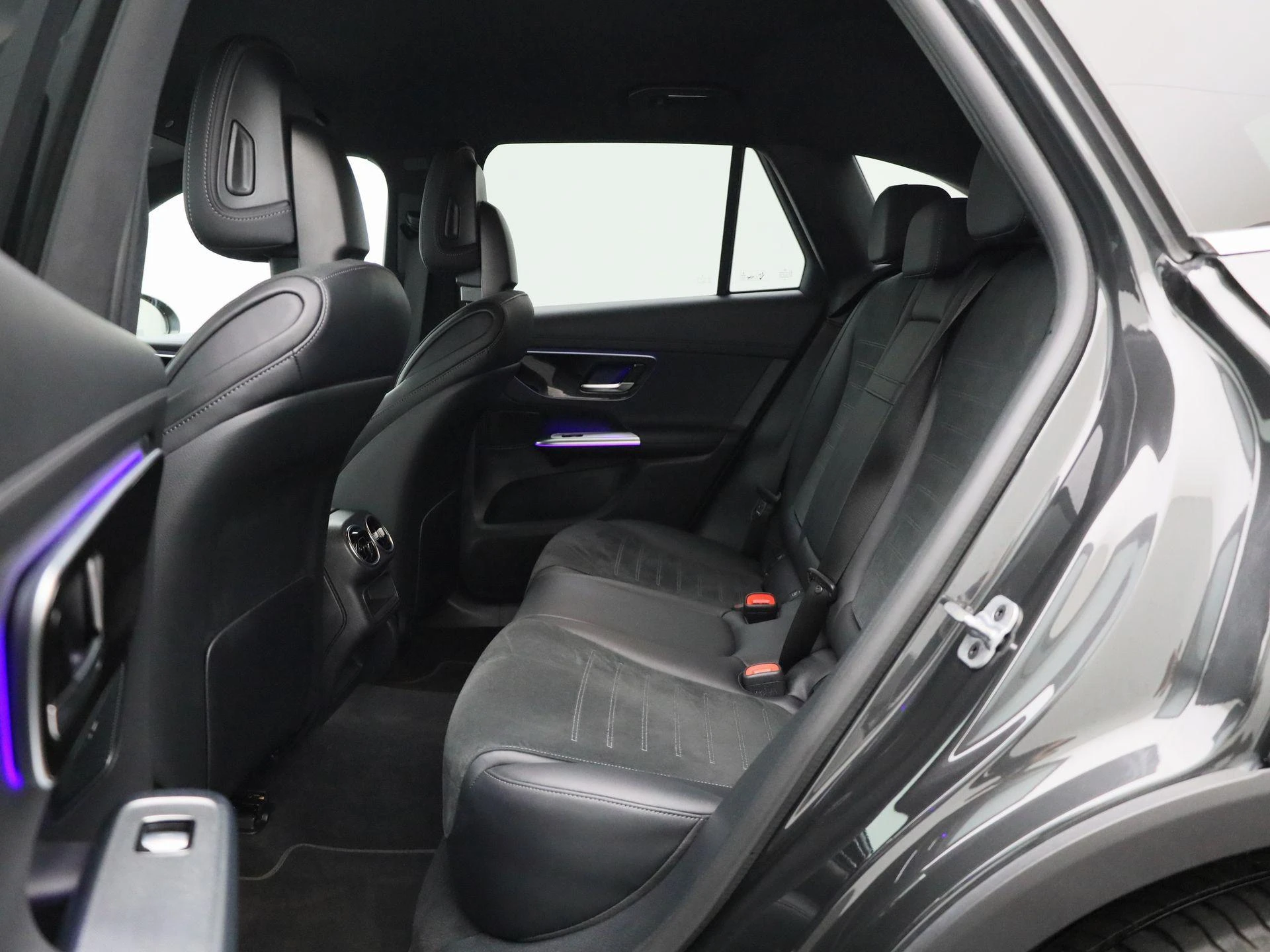 Mercedes-Benz-GLC-image-10