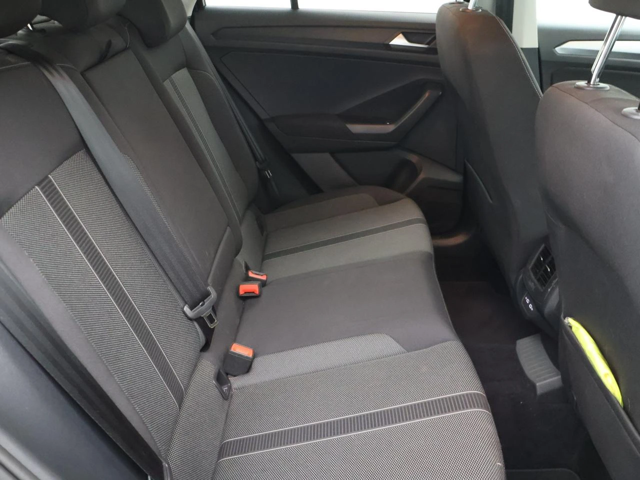 Volkswagen-T-Roc-image-3