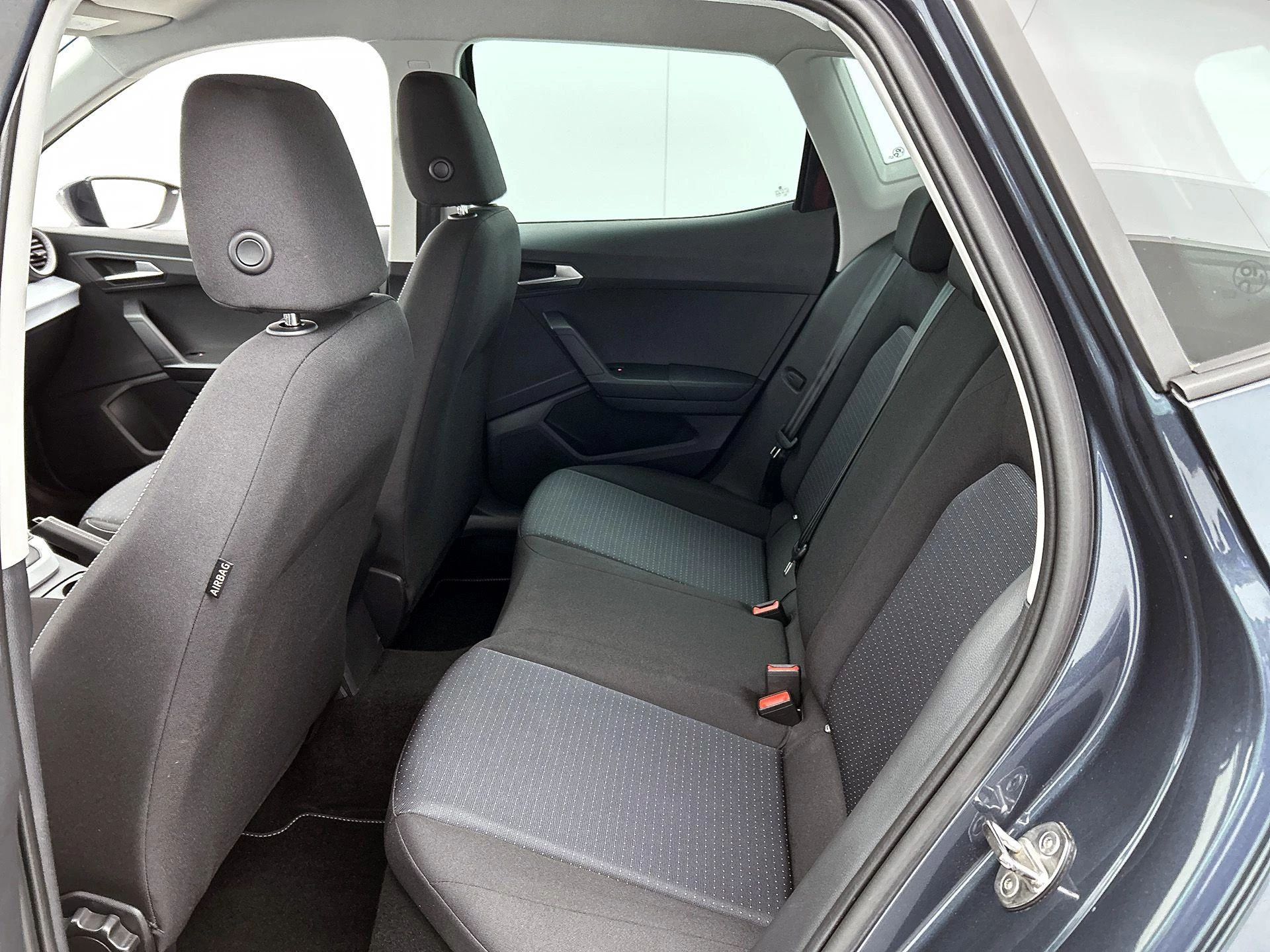 SEAT-Arona-image-28