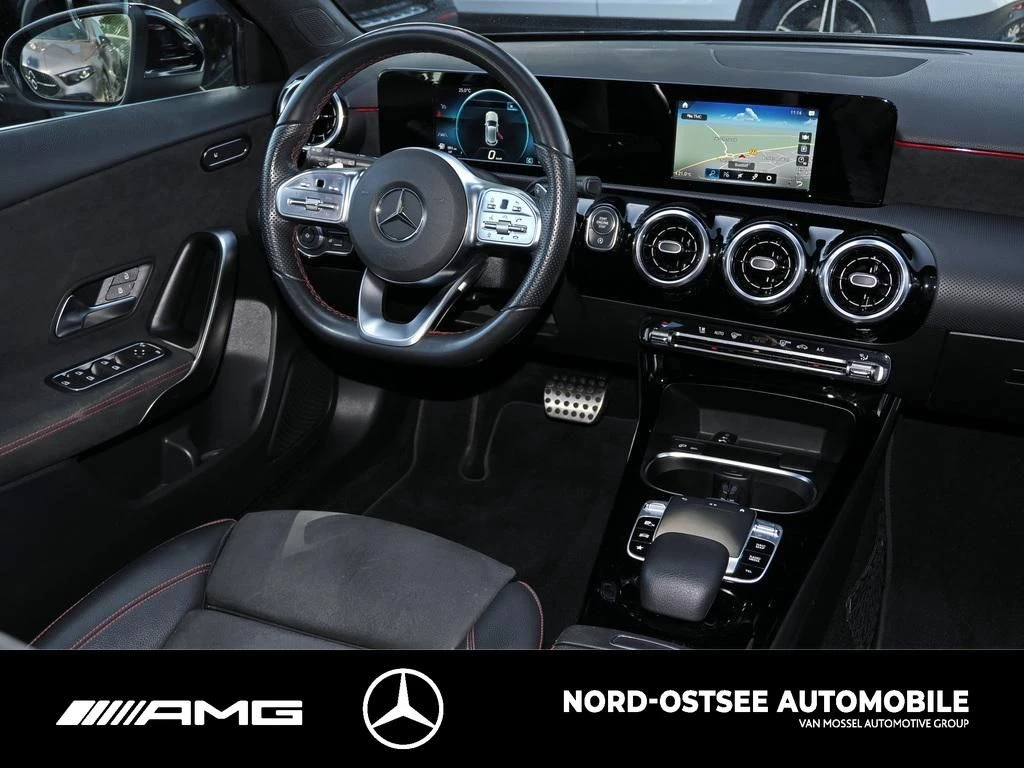 Mercedes-Benz A-Klasse 180 AMG PANO TEMPO MBUX AMG Line