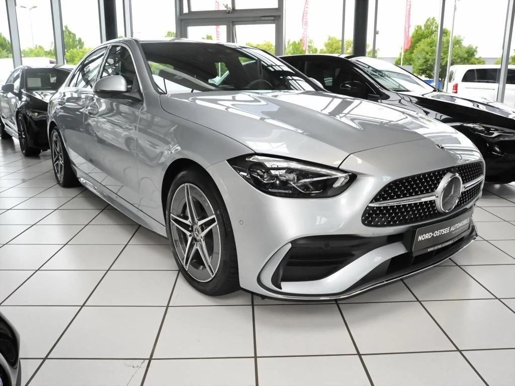 Mercedes-Benz-C-Klasse 300-image-4