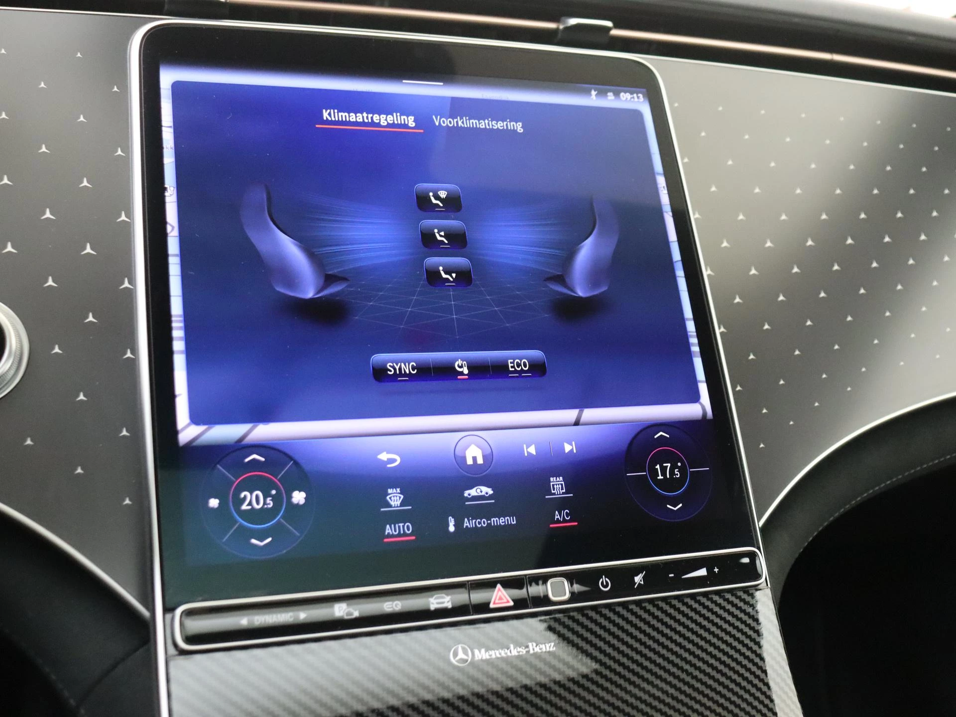 Mercedes-Benz-EQE-image-17