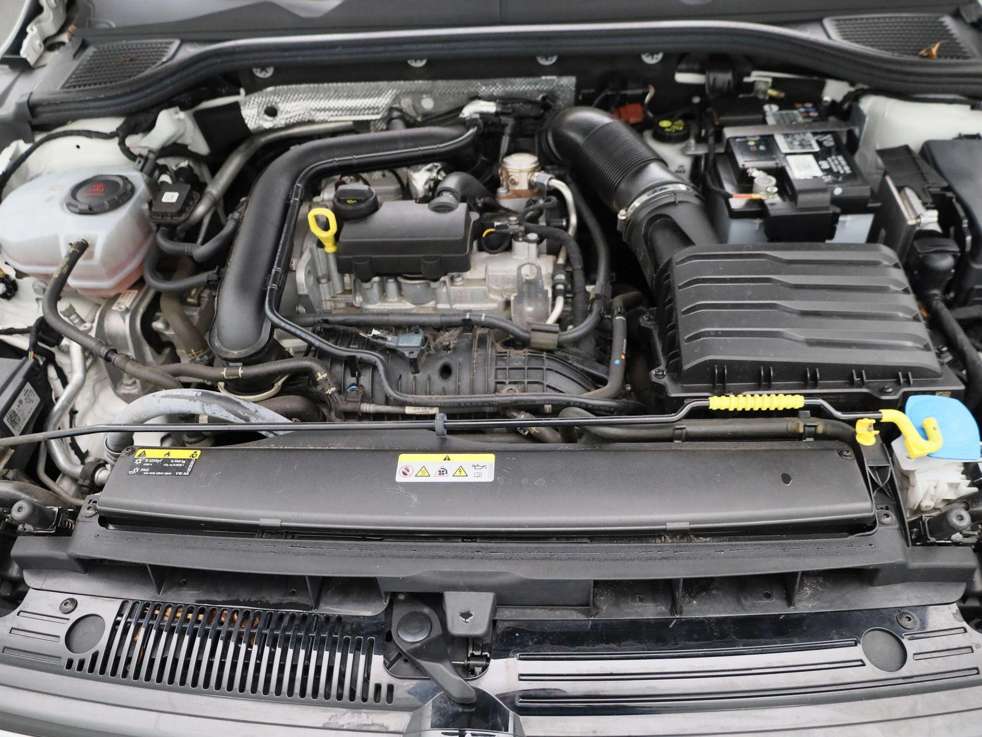 Volkswagen-Golf-image-28