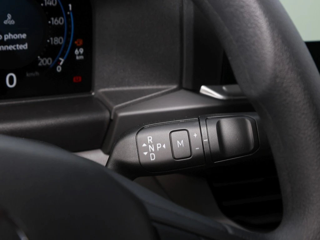 Volkswagen-Transporter-image-9