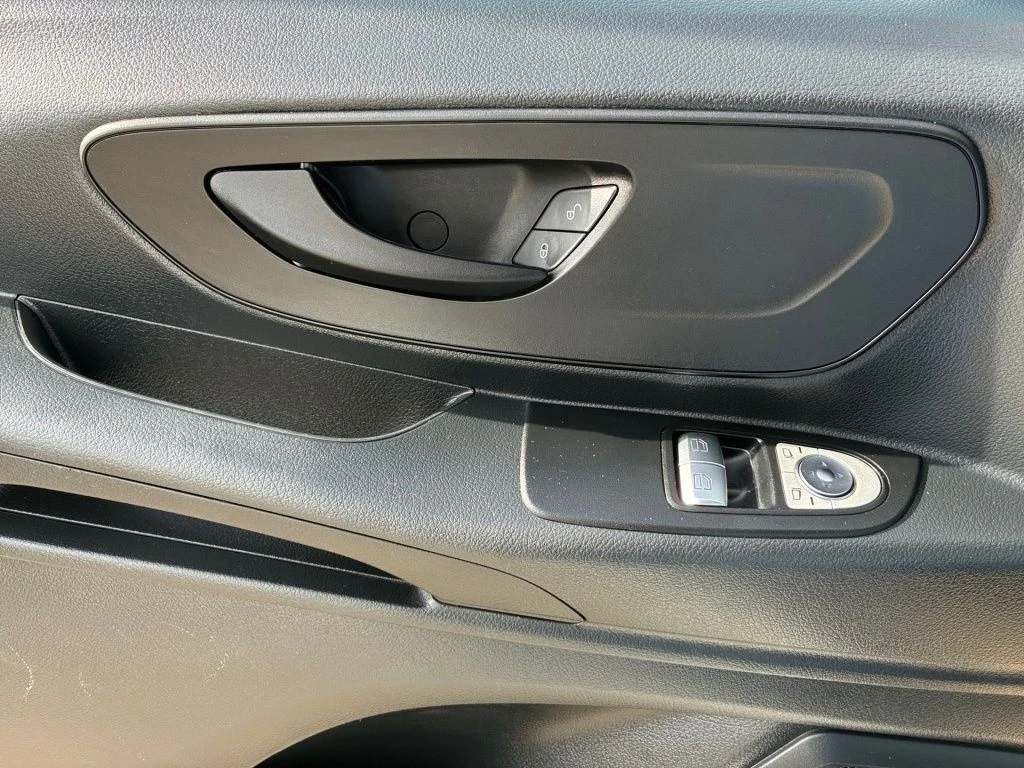 Mercedes-Benz-Vito 116-image-8