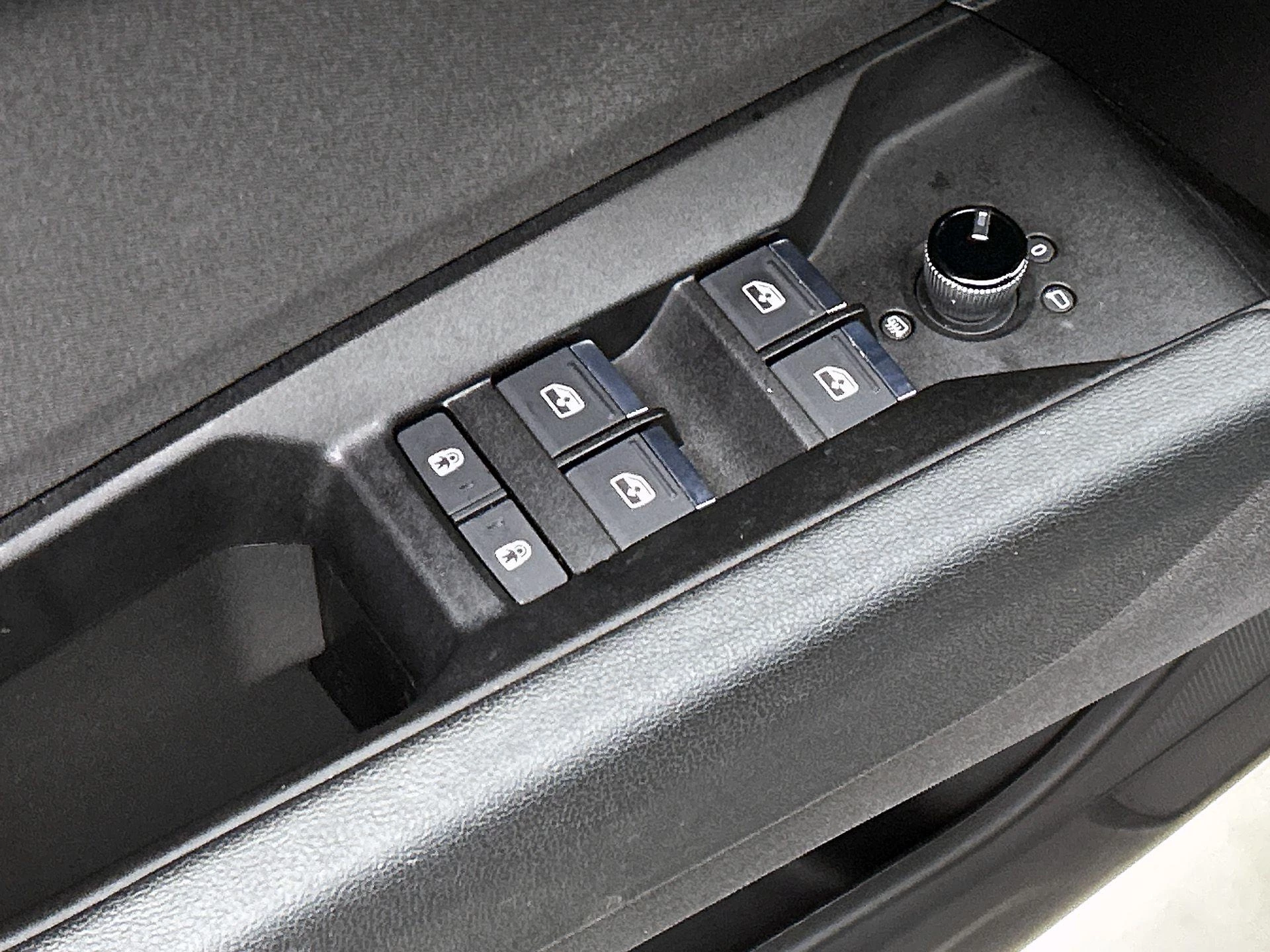 Audi-Q4 e-tron-image-27