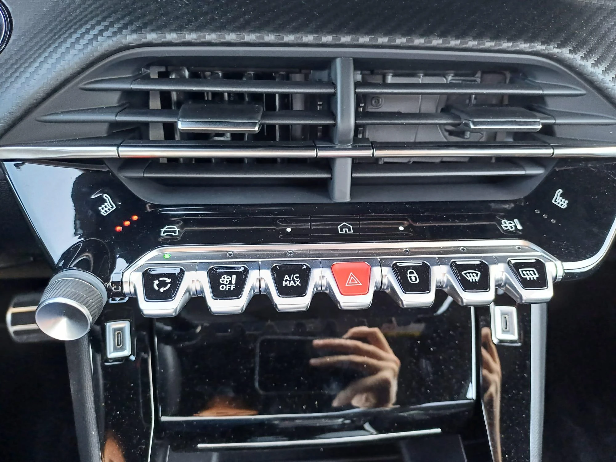 Peugeot-208-image-15
