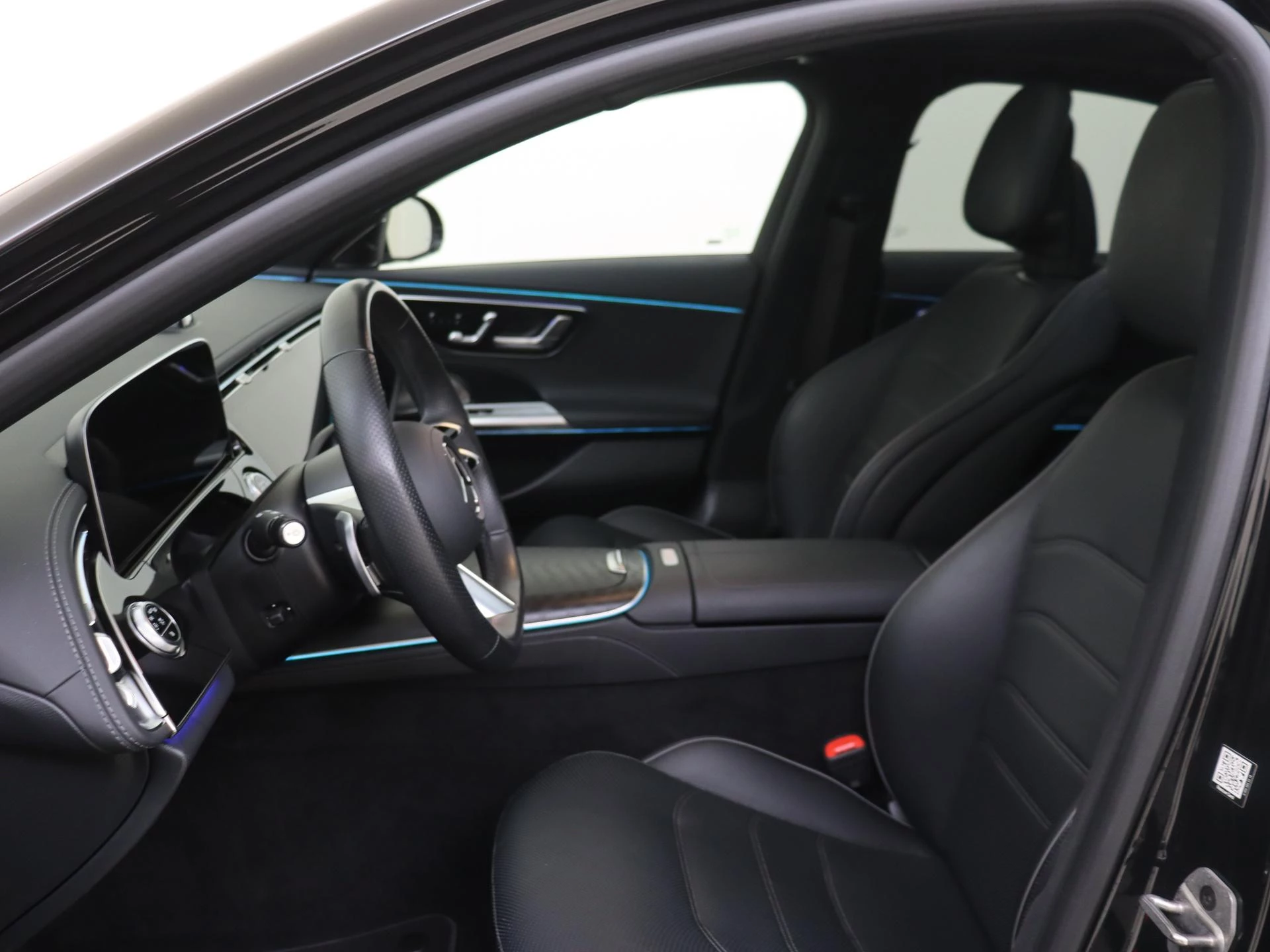 Mercedes-Benz-E-Klasse-image-12