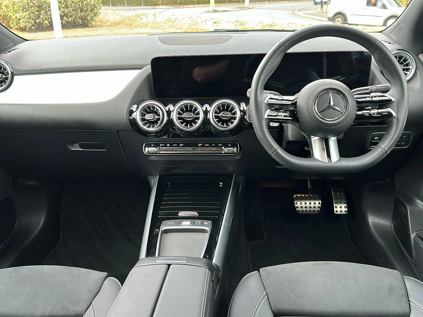 Mercedes-Benz-GLA-image-3