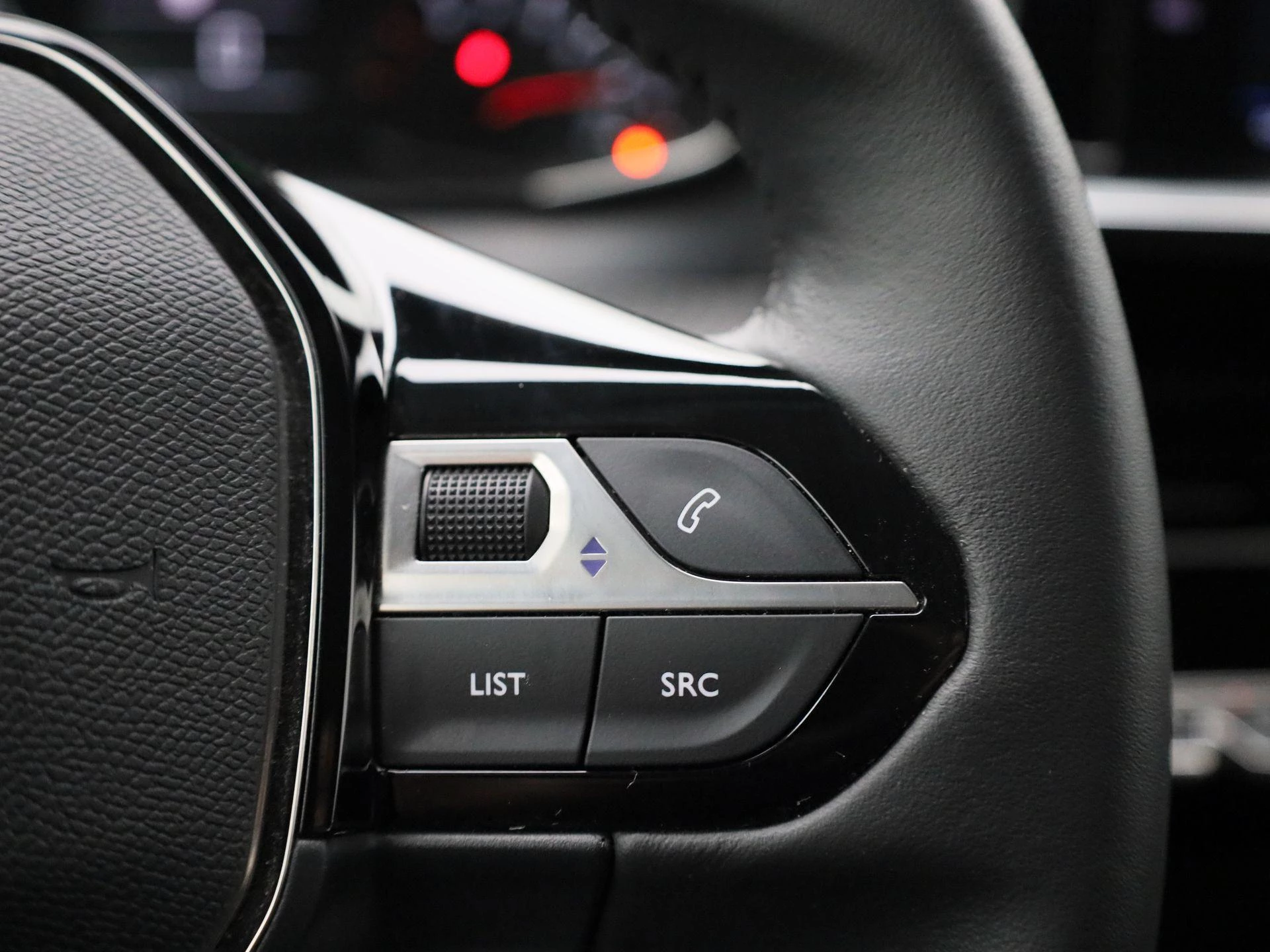 Peugeot-208-image-23