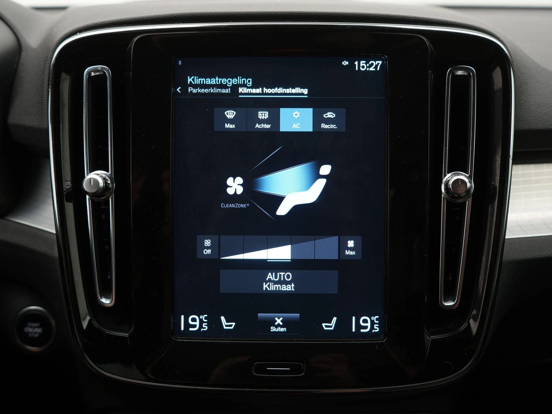 Volvo XC40 1.5 T4 Plug-in hybrid Plus Dark