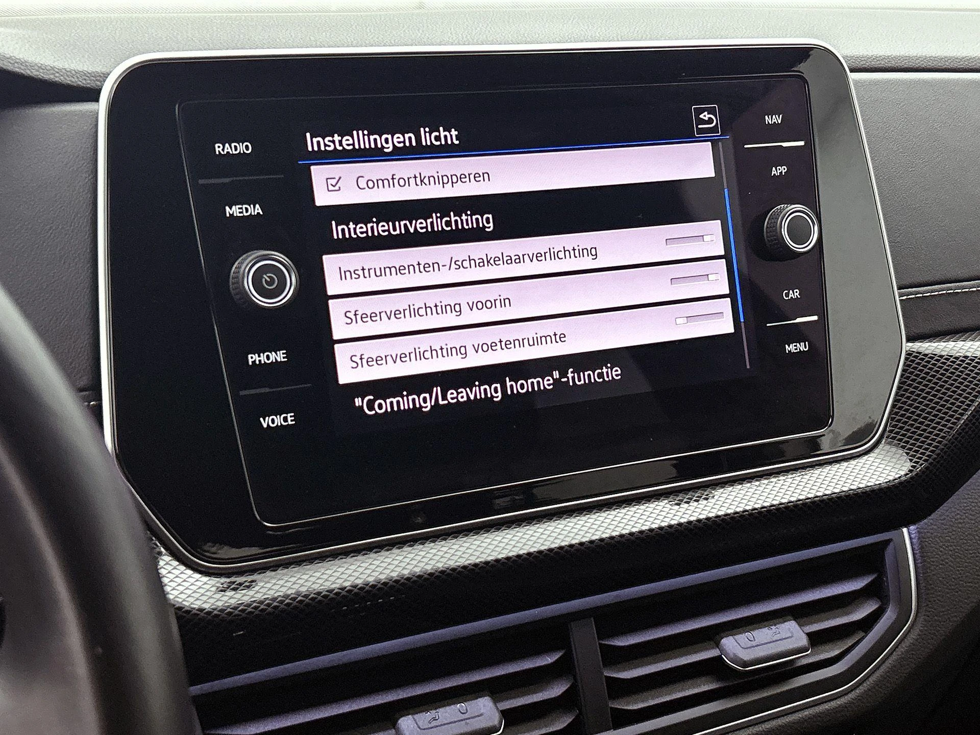 Volkswagen-T-Cross-image-34