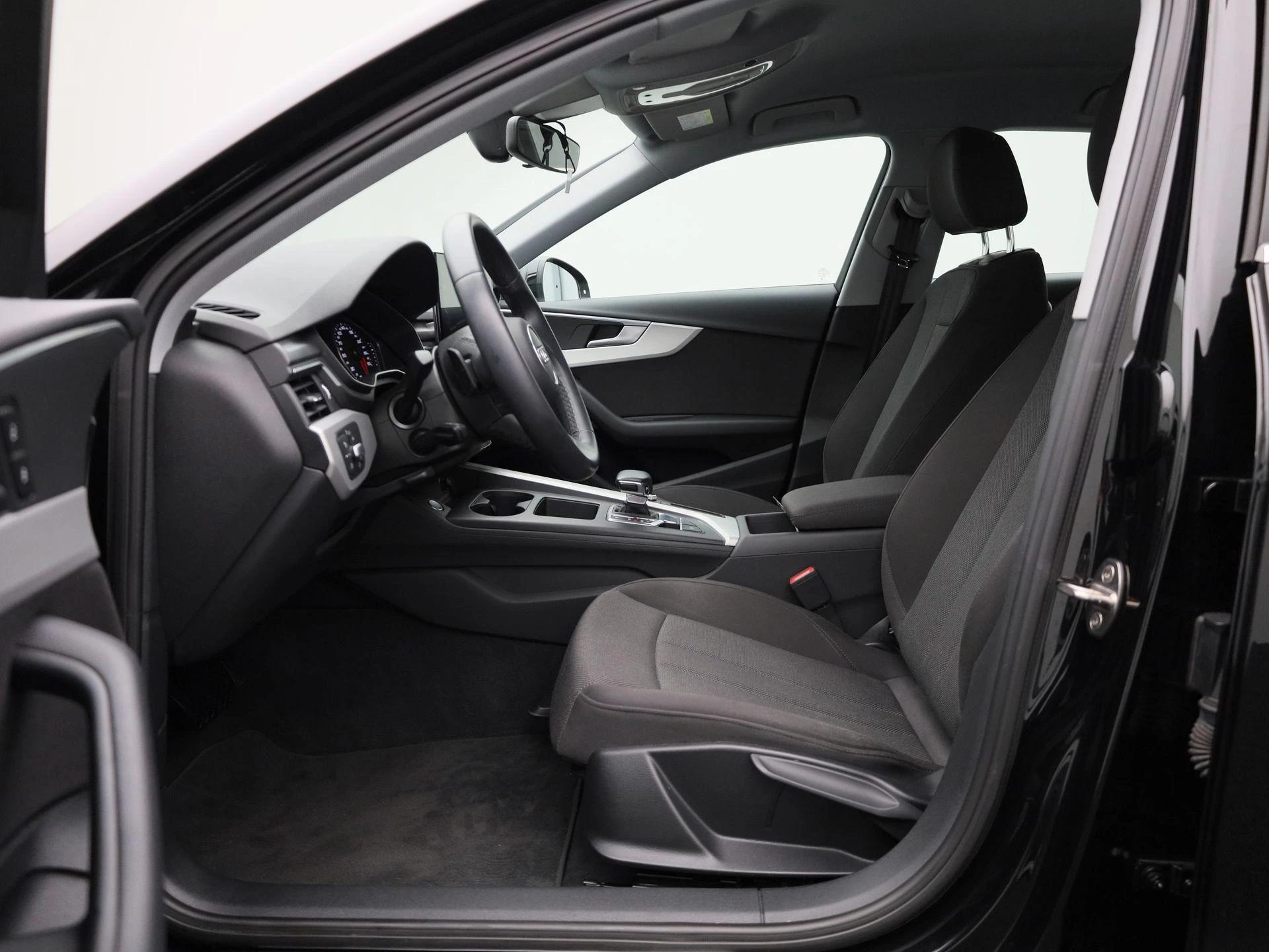 Audi A4 2.0 30 TDi 100kW S tronic Attraction B.E